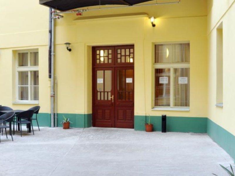 Hostel Junior Prag Exterior foto